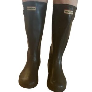 Mid-Calf Hunter Black Matte Rain Boot